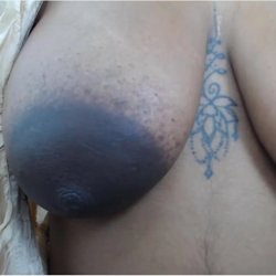 Dicke Negertitten dunkle Brustwarzen Riesenbrustwarzen Afrosex